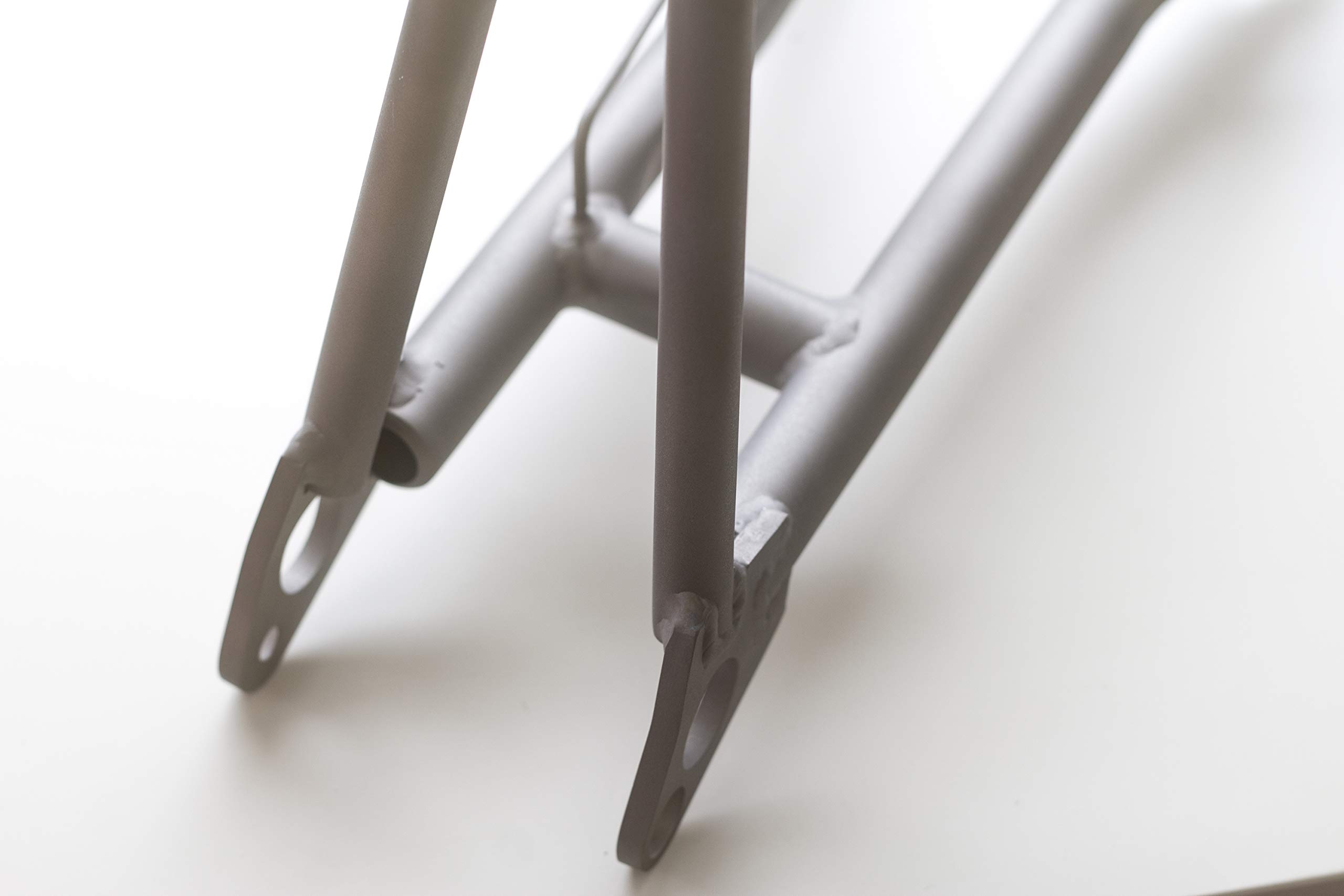 Amazon | London Craftwork チタン製リアフレーム三角形