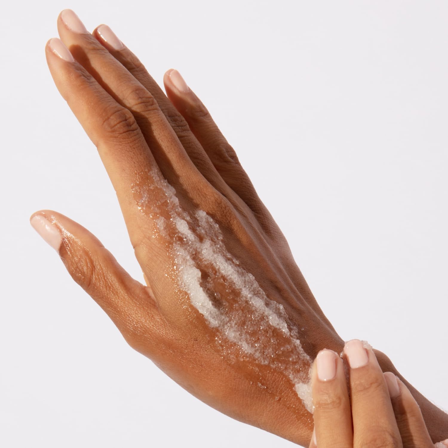 OUAI Gommage cuir chevelu & corps format voyage, Melrose Place - Gommage exfoliant au sucre + mélange d’huile de coco pour une peau lisse et hydratée - Exfoliant doux pour éliminer l’accumulation de p