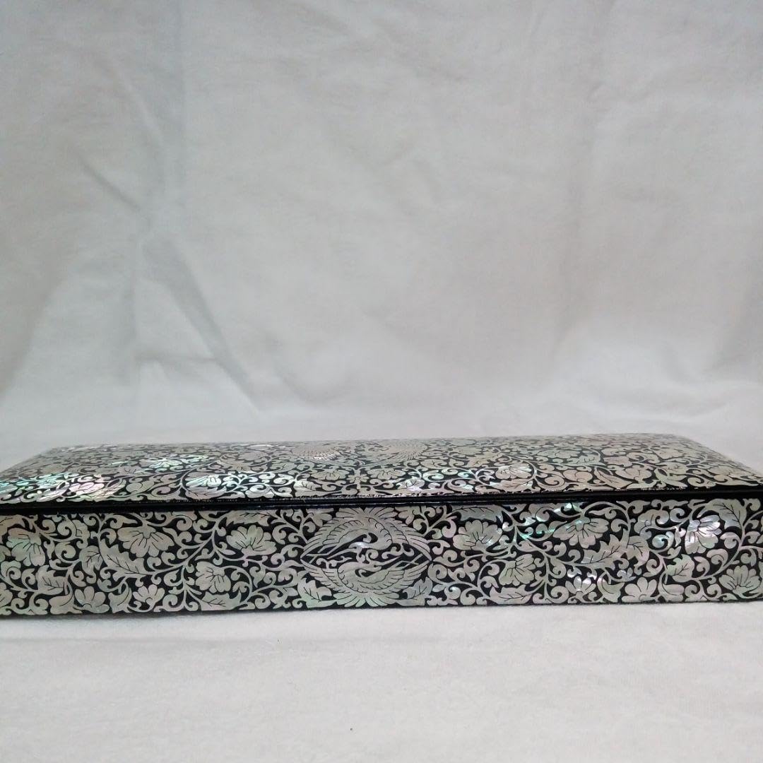 韓国螺鈿　らでんの長箱　内側には鮑貝　双鶴唐草文様　木製黒漆塗り　落款有　新品 韓国螺鈿 らでんの長箱 内側には鮑貝 双鶴唐草文様 木製