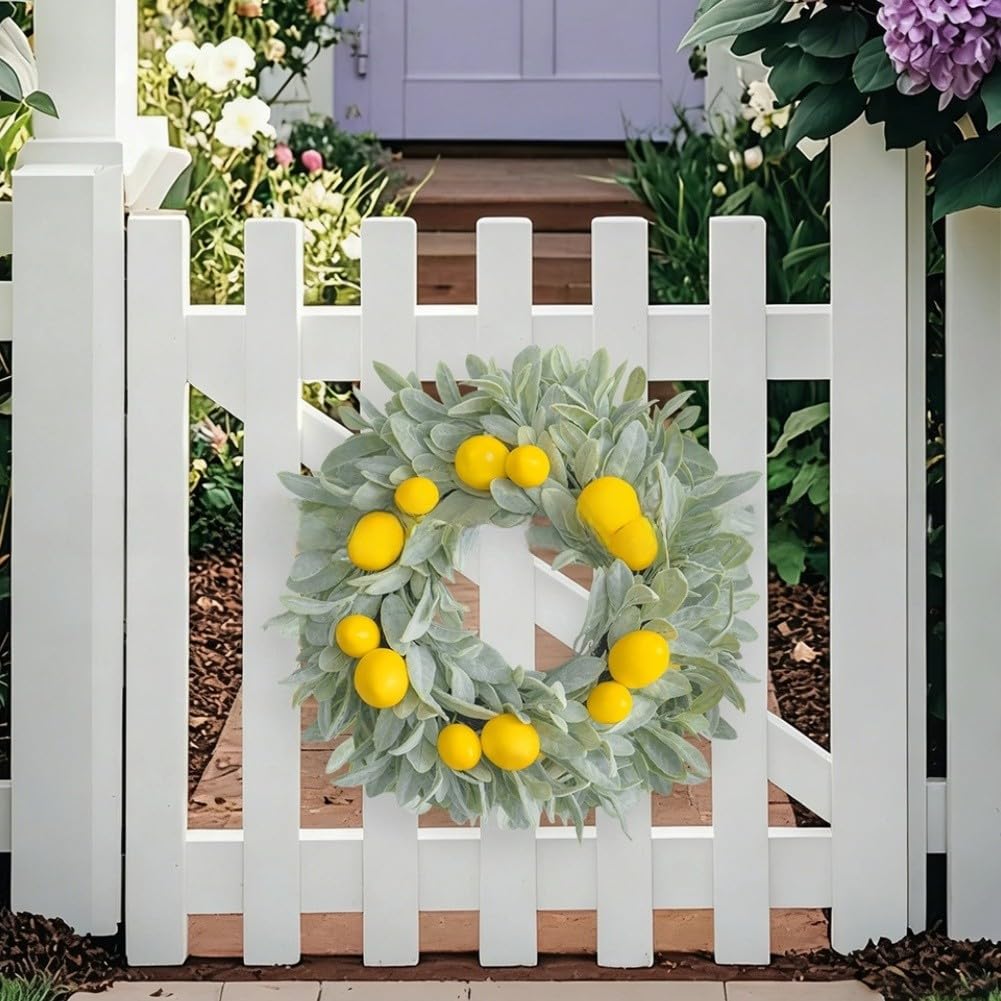 Décoration de porte jaune réaliste pour embellir un hall d'accueil sombre