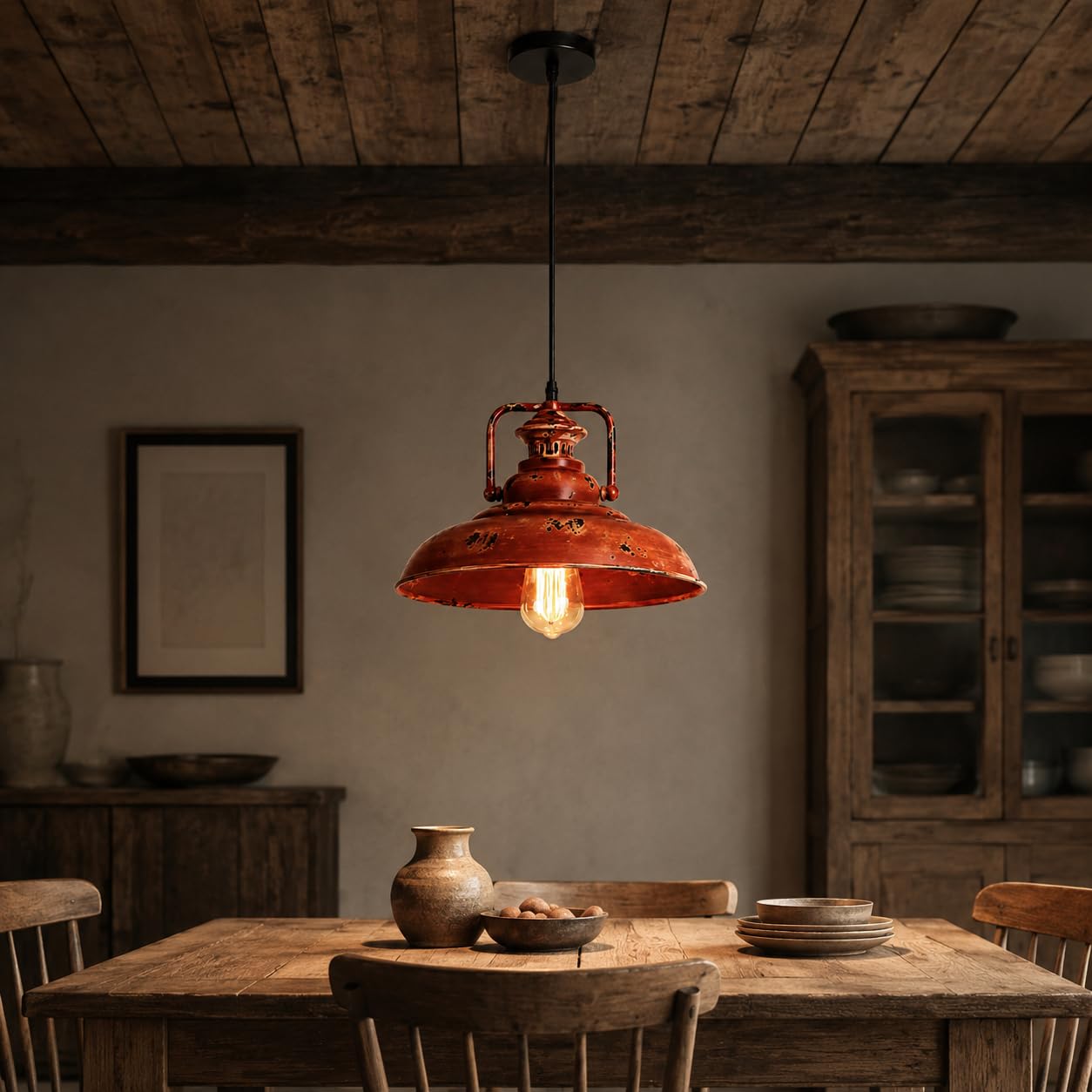 Rustykalna czerwona lampa wisząca z postarzanym metalowym kloszem, E26/E27