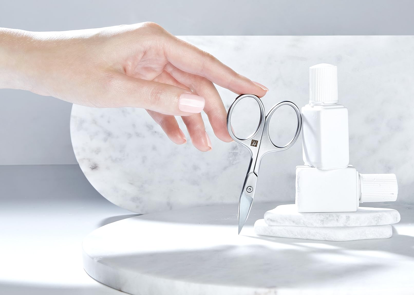 ZWILLING Ciseaux à ongles combinés (Ciseaux pour ongles et cuticules, tranchant incurvé et pointe fine pour une coupe précise), Premium, argent, 90 mm