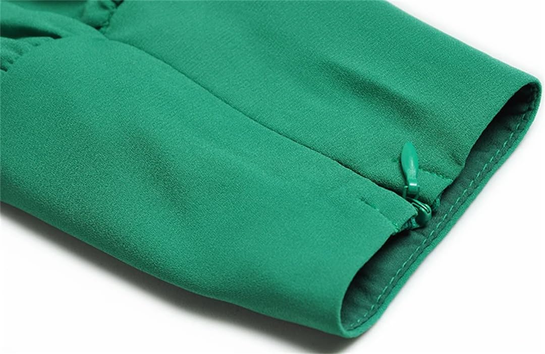 Abito da donna con colletto alla coreana, monopetto, maniche a lanterna, con volant, fusciacche