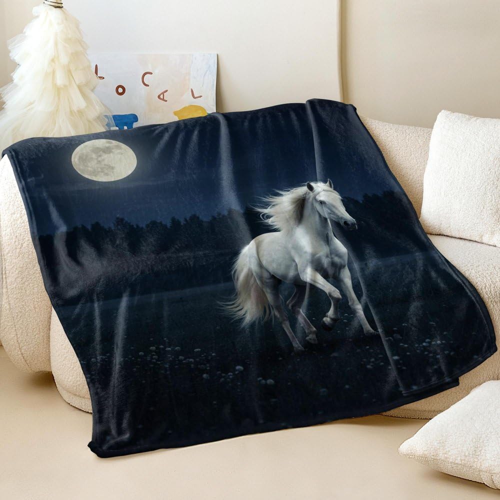 Couverture flanelle cheval blanc contre le froid sur le canapé