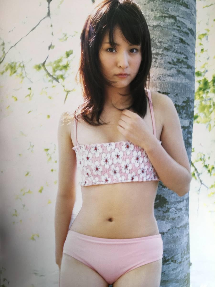 Amazon.co.jp: 23D0052菅谷梨沙子写真集「pure+」（初版、帯あり