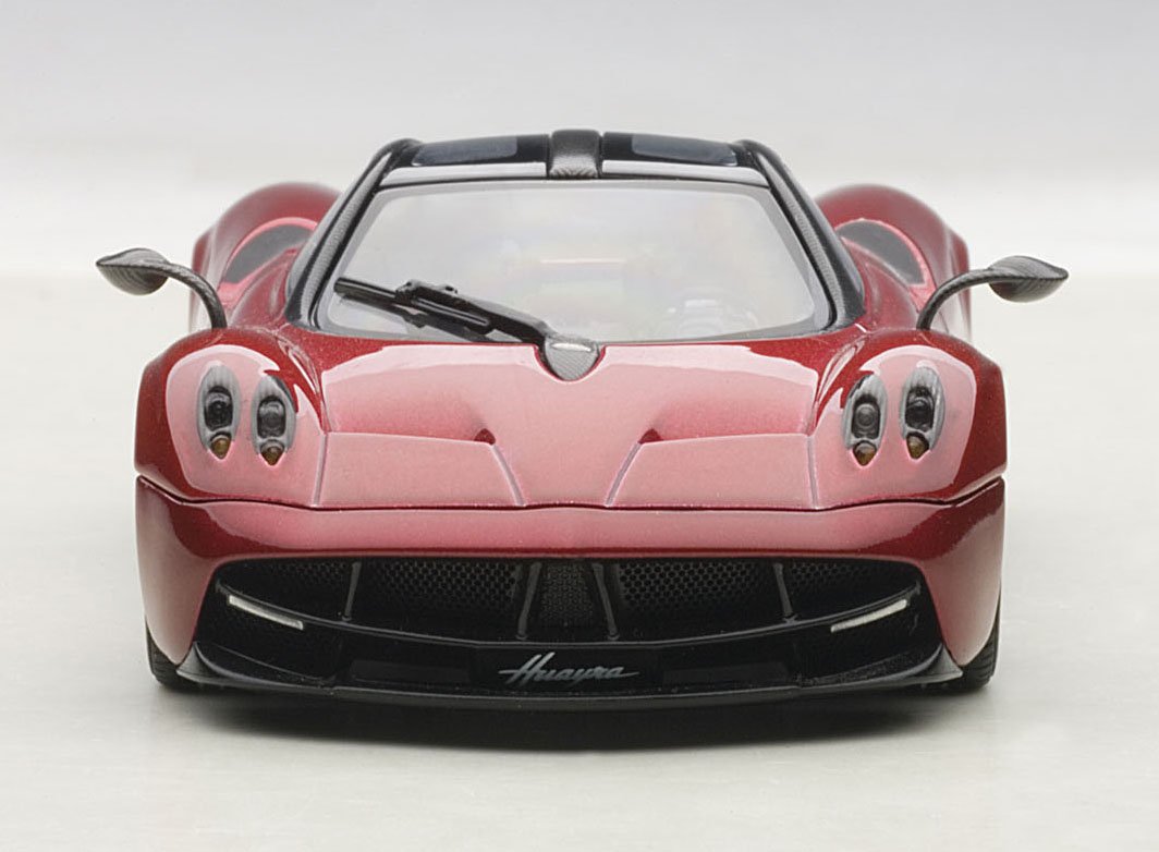 Amazon.co.jp: AUTOart 1/43 パガーニ ウアイラ (メタリック・レッド