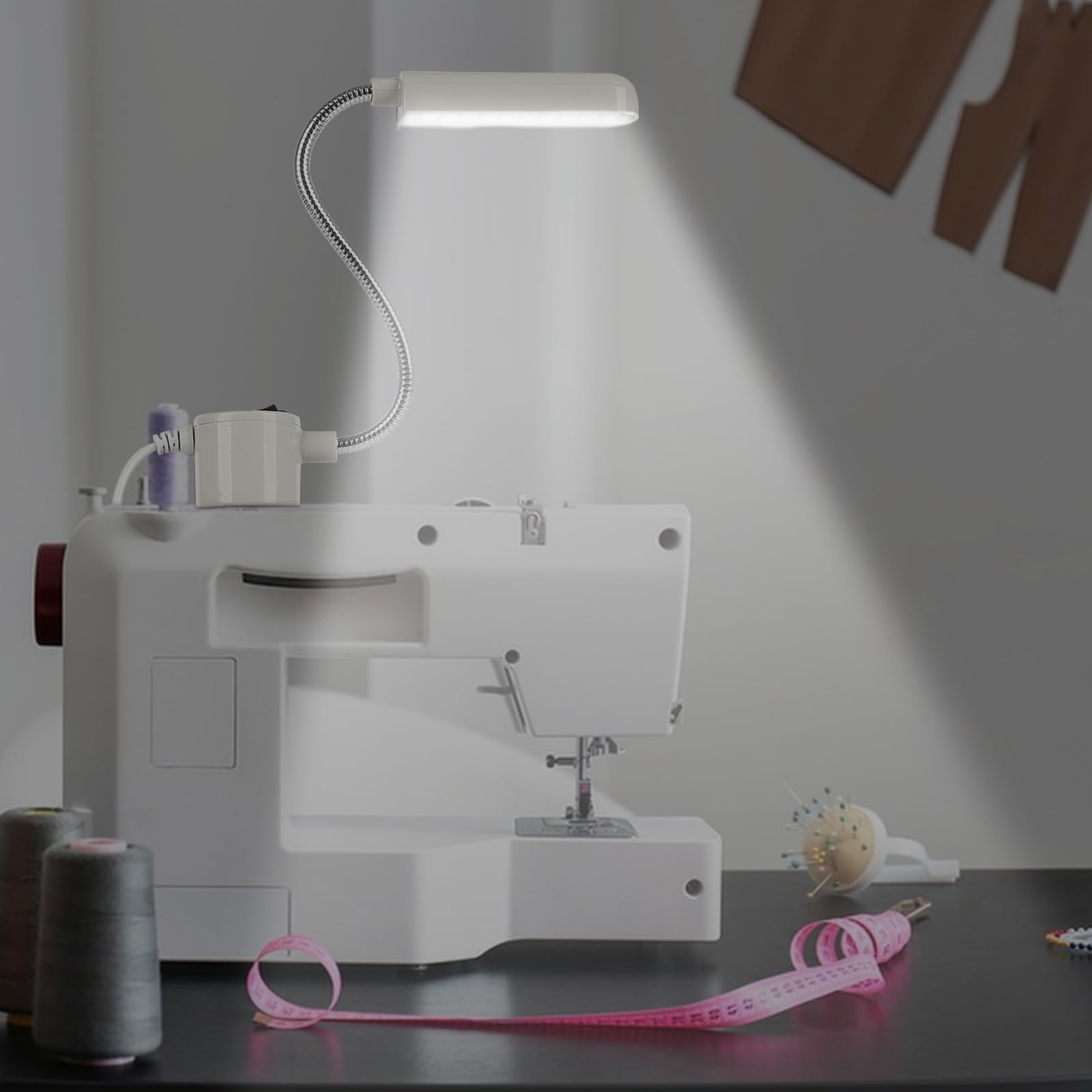 4 szt. lampa do maszyny do szycia z 30 diodami LED, wielofunkcyjna magnetyczna lampa robocza z ramieniem typu gęsia szyja, 3 W, z podstawą do tokarki, wiertarki, prasy warsztatowej