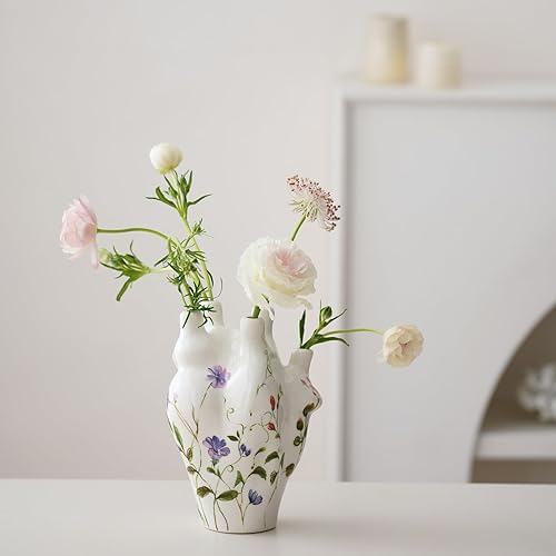 Irregular Heart Ceramic Vase, Aesthetic Vintage Floral Vase,Suitable for Dried Flower,Distinctive Decoration for Home Decor, Table, Living Room, Bookshelf