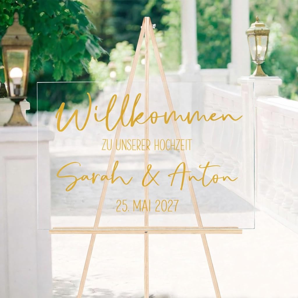 WILLKOMMENS-Schild für die Hochzeit personalisiert mit Namen des Brautpaares & Hochzeits-Datum Material: Acryl Farbe: transparent Druckfarbe Gold Größe A2 42,0cm x 59,4cm