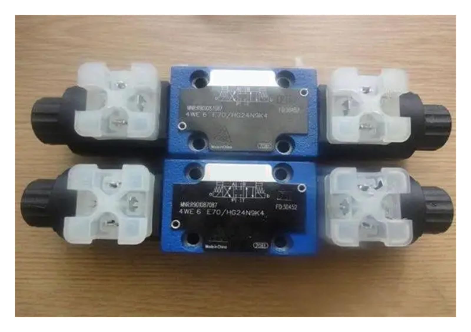 QRJAZHNTP 1pcs Solenoid Valve 4WE6 J70/HG24N9K4/B10 Hydraulic Valve 4WE6E70/HG24N9K4 R901108990 R901087087(R901087087)