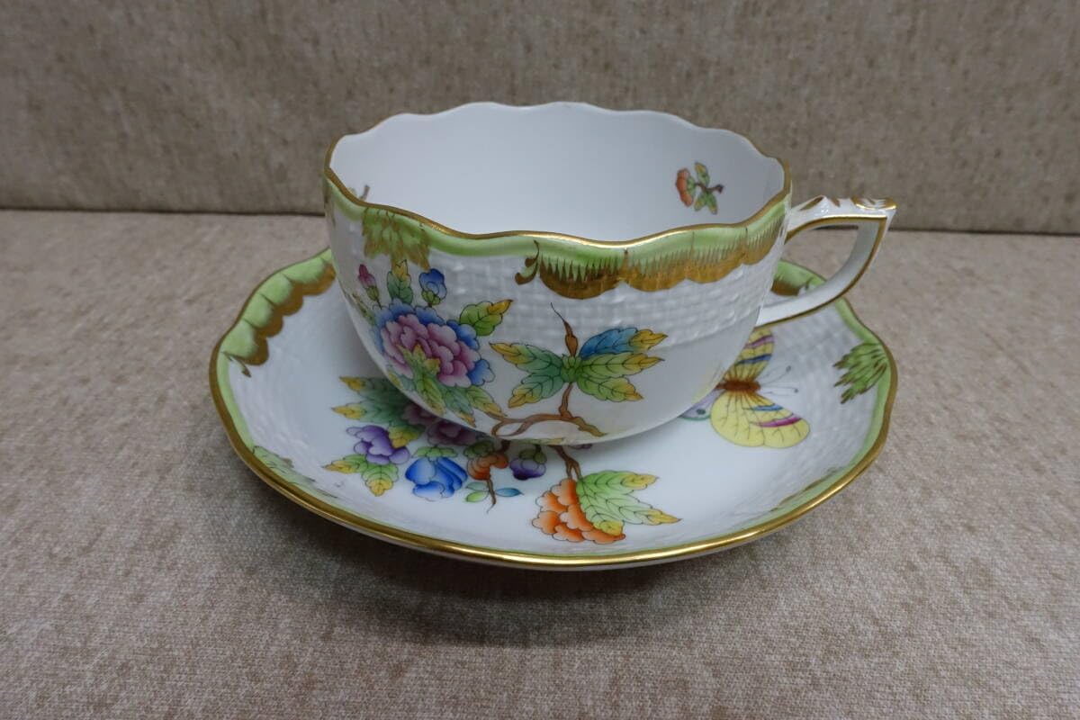 青花獅子形香炉 文化遺産オンライン 大明萬暦年製 五彩 獅子三つ足