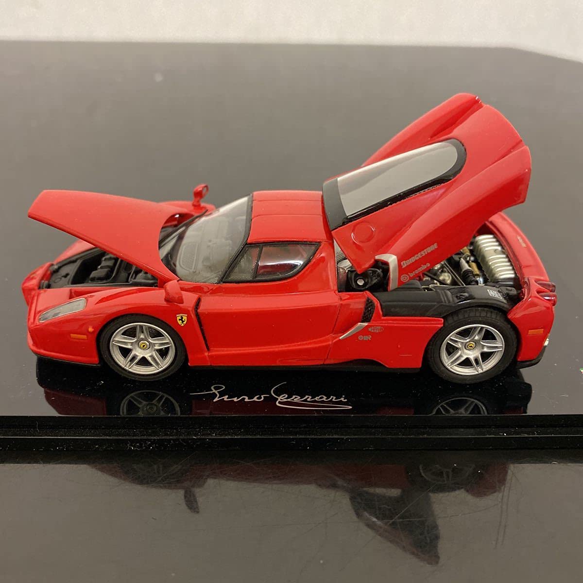 京商　05001T　1/43　エンツォ　フェラーリ　テストカー　赤 Amazon | 1/43 京商 フェラーリ Enzo テストカー 赤 レッド 05001T
