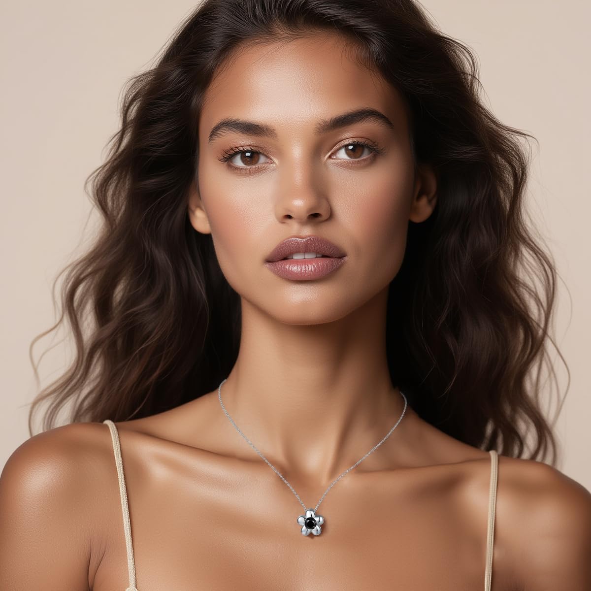 Reffeer Collana con ciondolo a forma di margherita in argento 925 e zirconia cubica nera, per donne e adolescenti