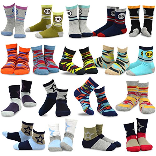 TeeHee Little Boys and Toddlers Casual Sports Novelty Cotton Crew Socks 18 Pair Pack Gift Box2