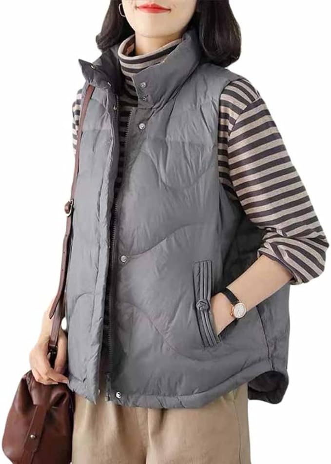 Amazon Aybto ベスト レディース ダウンベスト スタンドカラー 軽量 ベスト グレー M ノーカラー 綿入れ あったか キルティング ベスト ノースリーブ 韓国ファッション カジュアル 防寒着 アウター 袖なし 体型カバー 通勤 普段着 レディース 通販