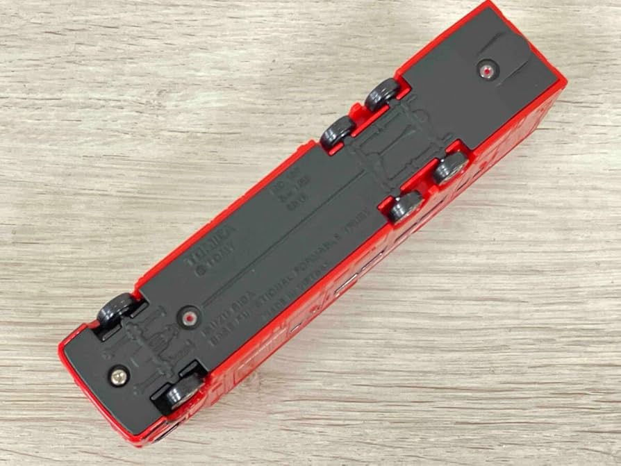 Amazon.co.jp: ロングトミカ No.137 いすゞ ギガ 拠点機能形成車