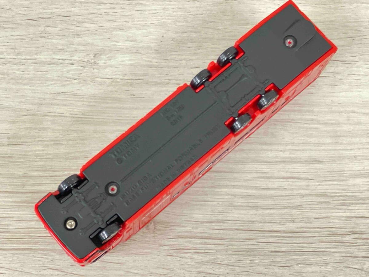 Amazon.co.jp: ロングトミカ No.137 いすゞ ギガ 拠点機能形成車 赤箱