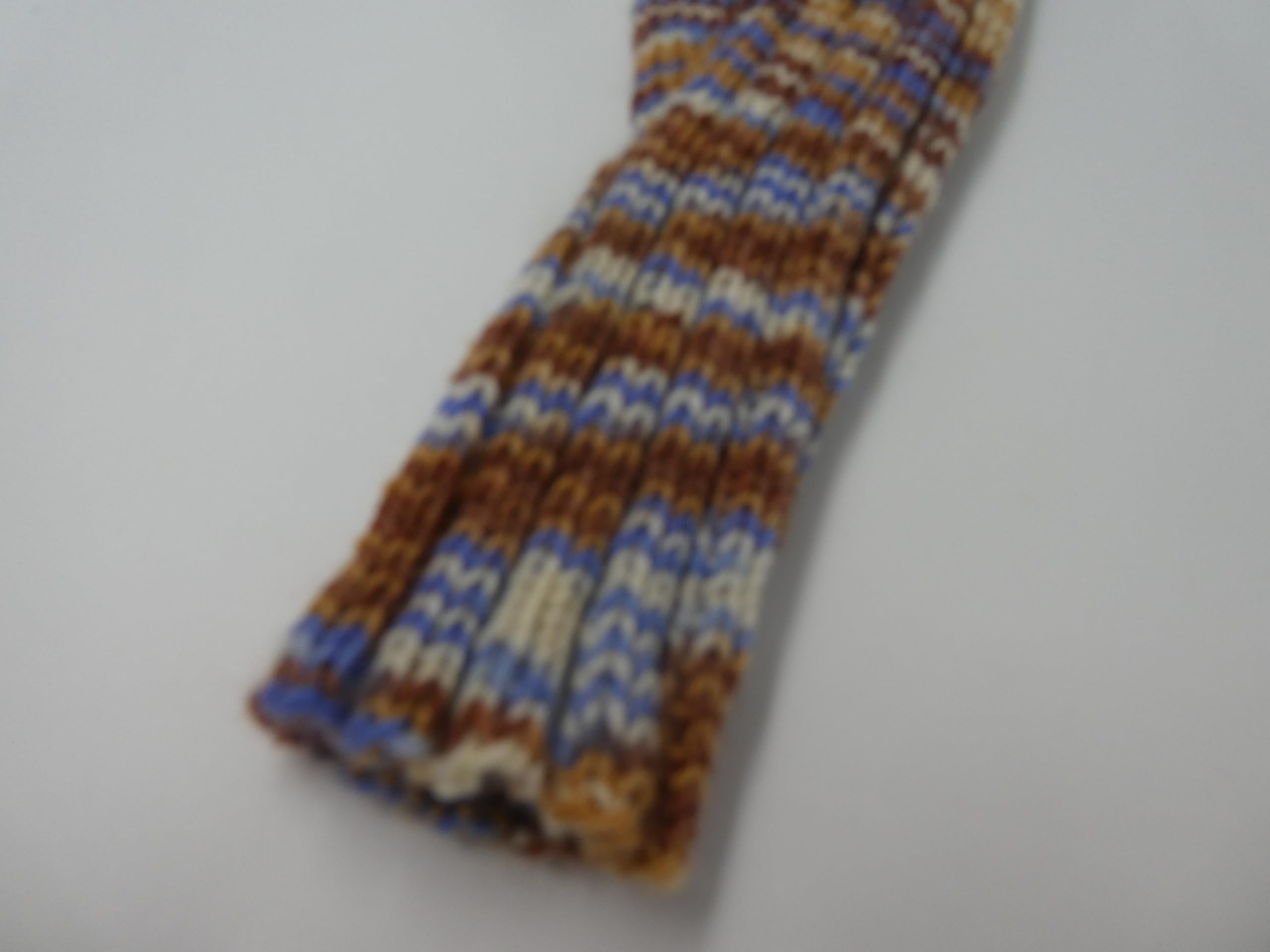 Handgestrickte Stulpen mit angestricktem Daumen, Blau und Braun meliert, Angelika Patschi