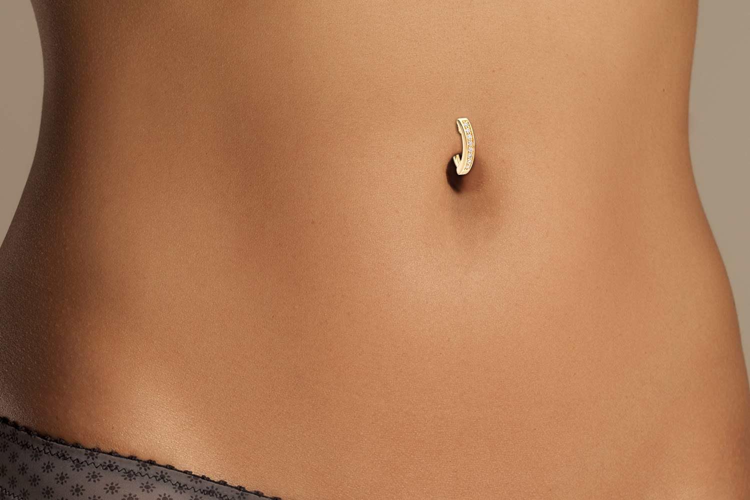 PIERCINGLINE 14/18 Karat Gold Bauchnabelclicker BOGEN + EINGEFASSTE MOISSANITE 0,08-0,1 kt Bauchnabel-Piercing