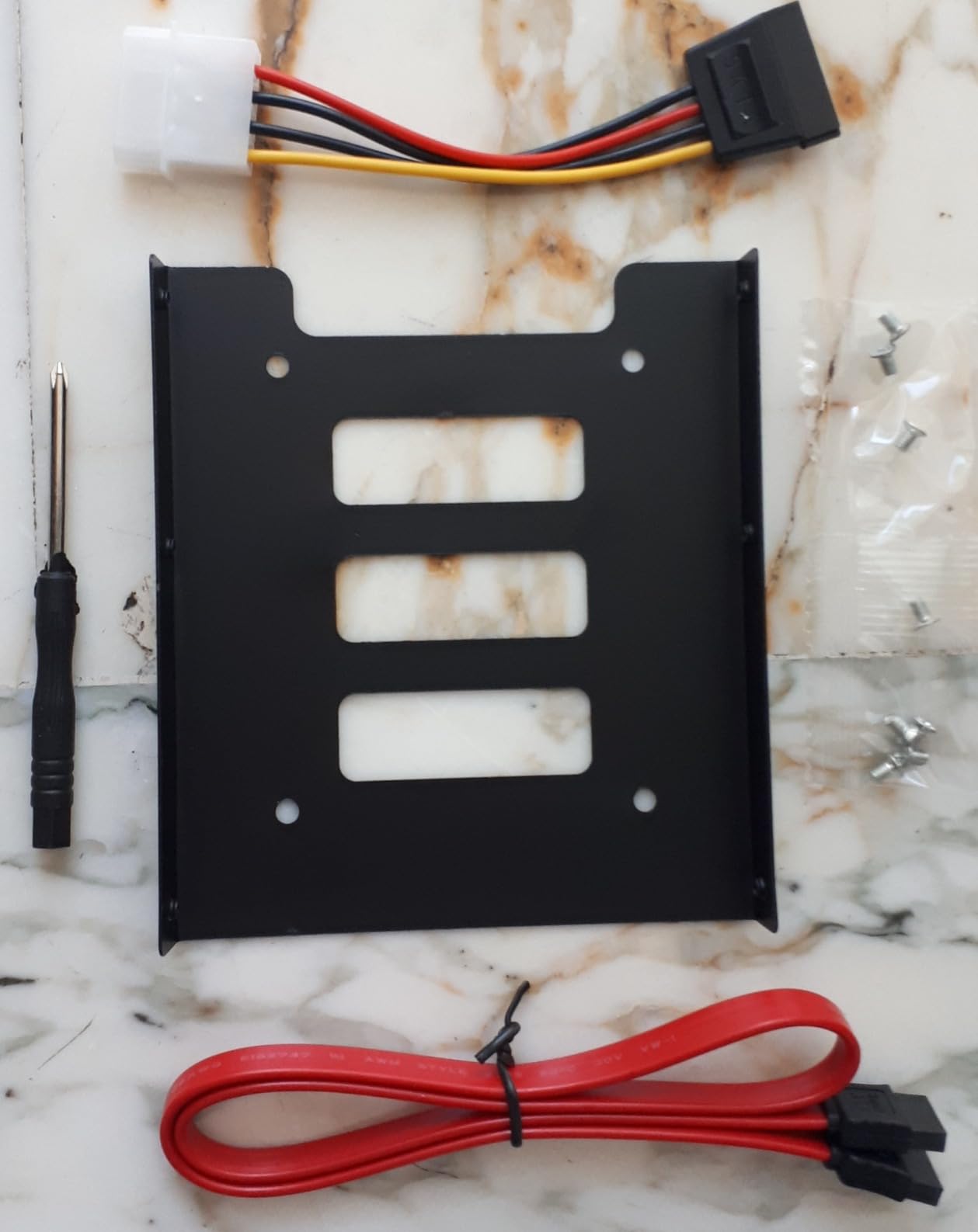 Set Montaggio SSD DeleyCON - Telaio Per 2 Dischi Da 2.5" In Alloggiamento 3.5", Con Cavi SATA - Foto 5