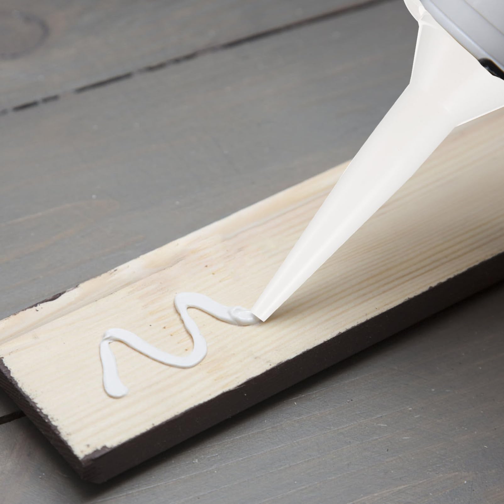 HOMSFOU 50pcs Caulking Nozzle Tips Set Replacement Nozzle Applicator for Caulk Tips for Structural Adhesive