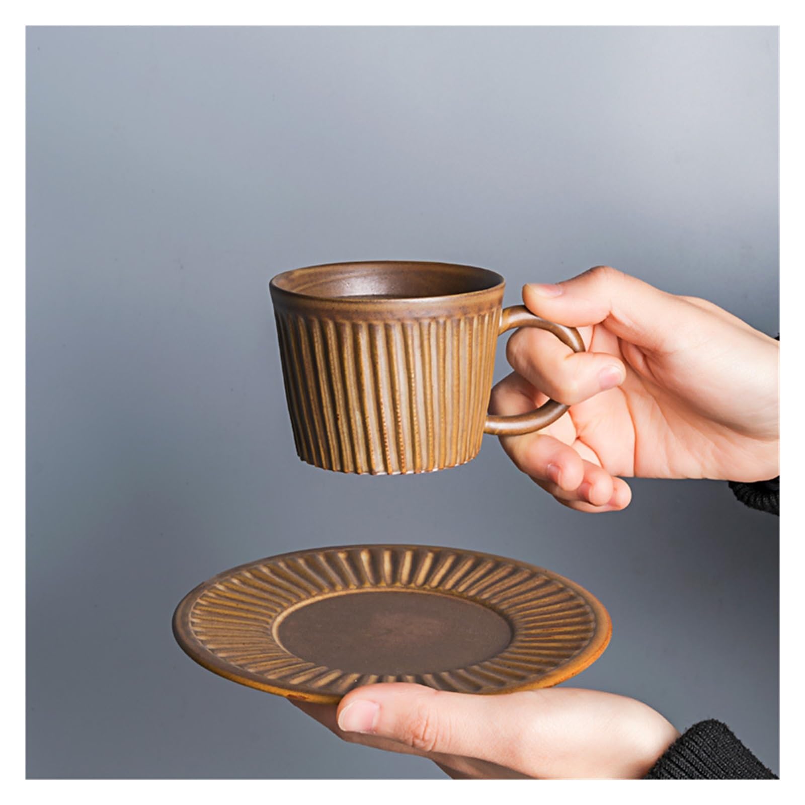 Juego de Taza y Plato de Café Juego de Taza y platillo de café de cerámica, 150 ml, Taza de café Reutilizable de cerámica Rugosa con Vetas Verticales(Black Coffee Cup)