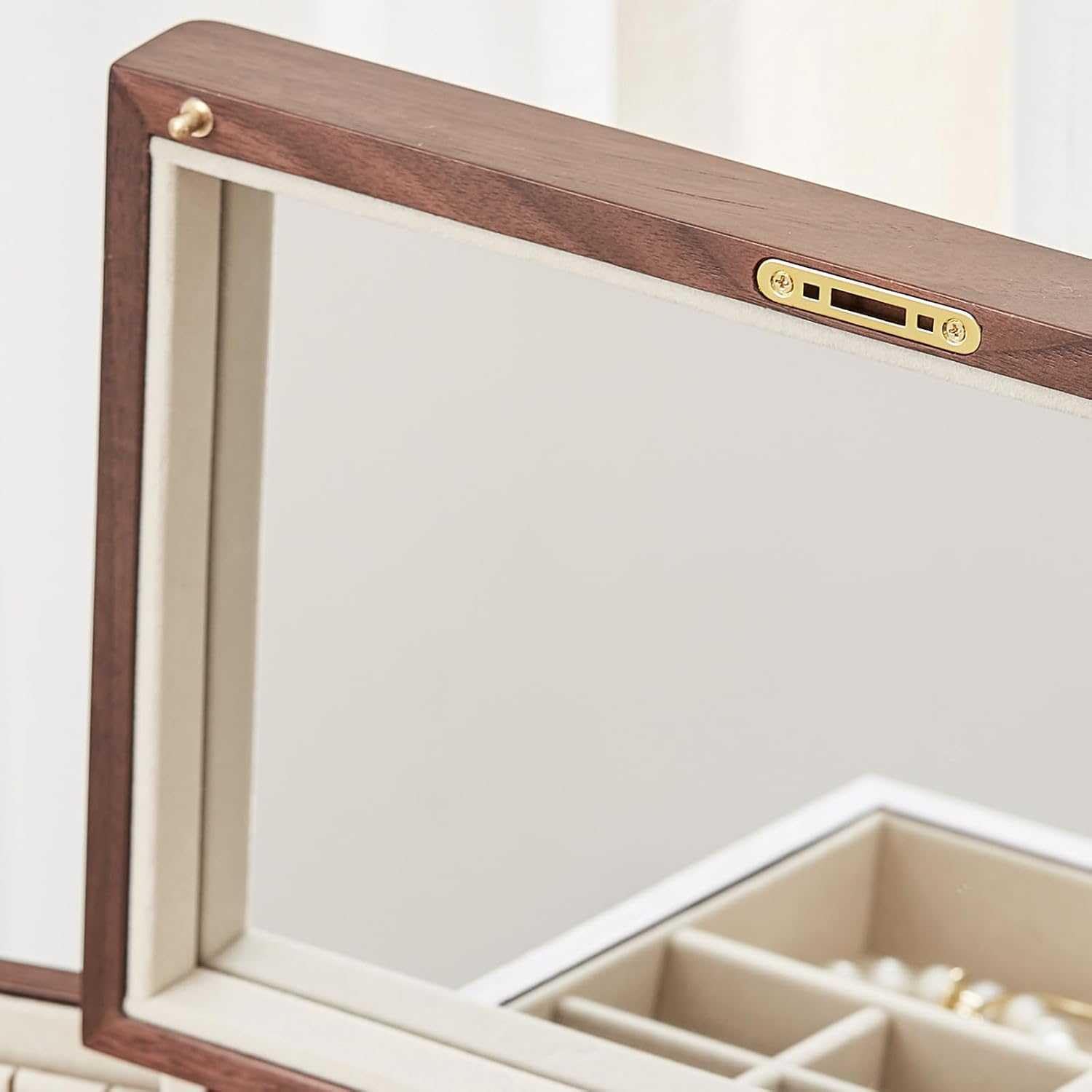 Drewniane pudełko na biżuterię z zamkiem dla kobiet, organizer w stylu vintage z lustrem, przechowywanie naszyjników, pierścionków i biżuterii, bezpieczny i elegancki design