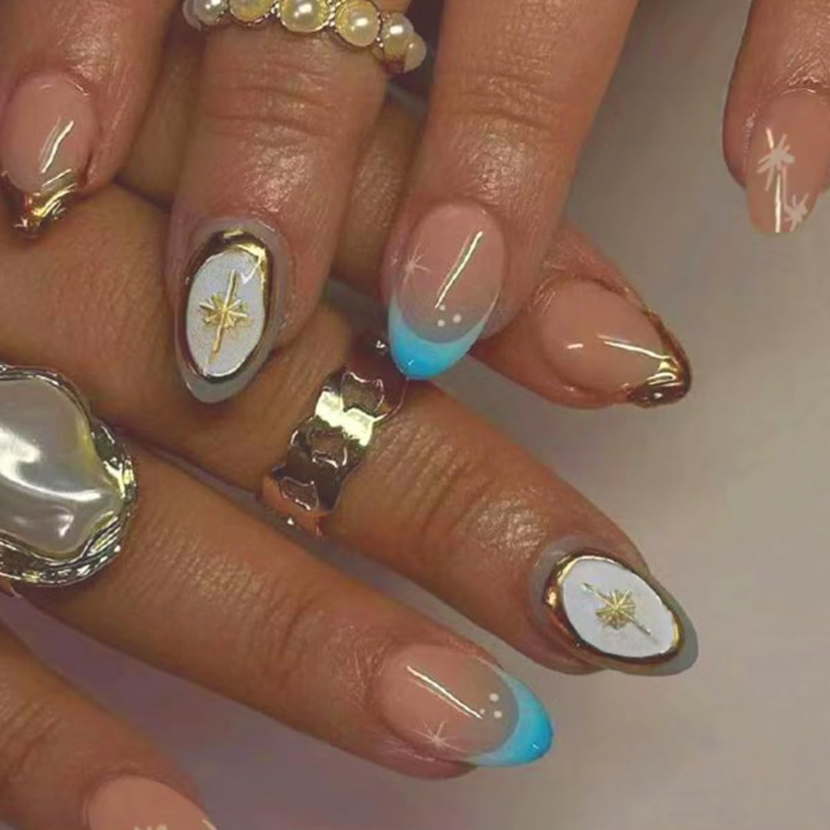 Photo 1 of Short Round Press on Nails Gold Chrome Fake Nails French Tip False Nails Press ons with Hexagram Design Reusable Artificial Nail Full Cover Glossy Glue on Nail Stick on Nails for Women Manicure 24 Pcs