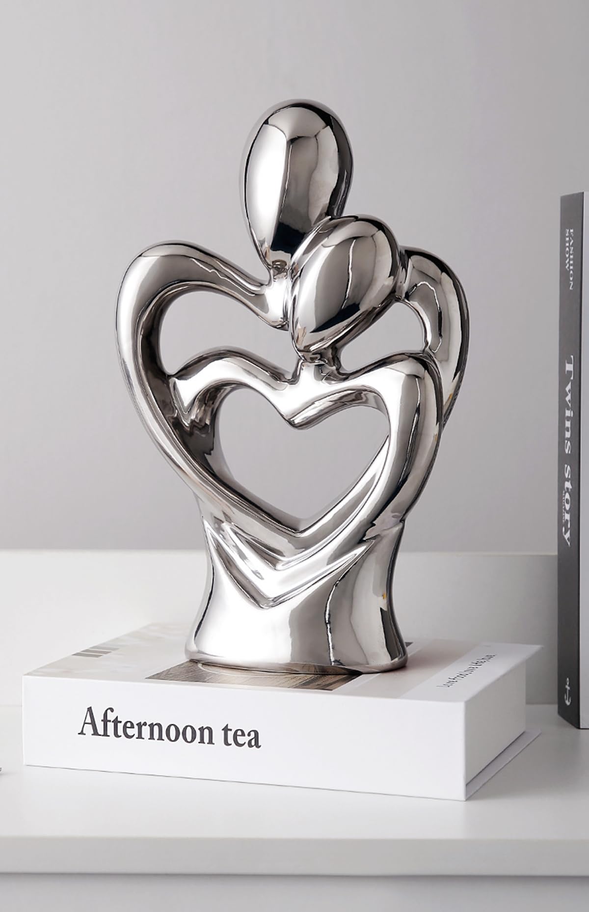 Statua in ceramica di coppia che abbraccia, statua di arte astratta moderna, scultura romantica di coppia astratta, per soggiorno, camera da letto, ufficio, ingresso, camino. (Argento A, Grande)