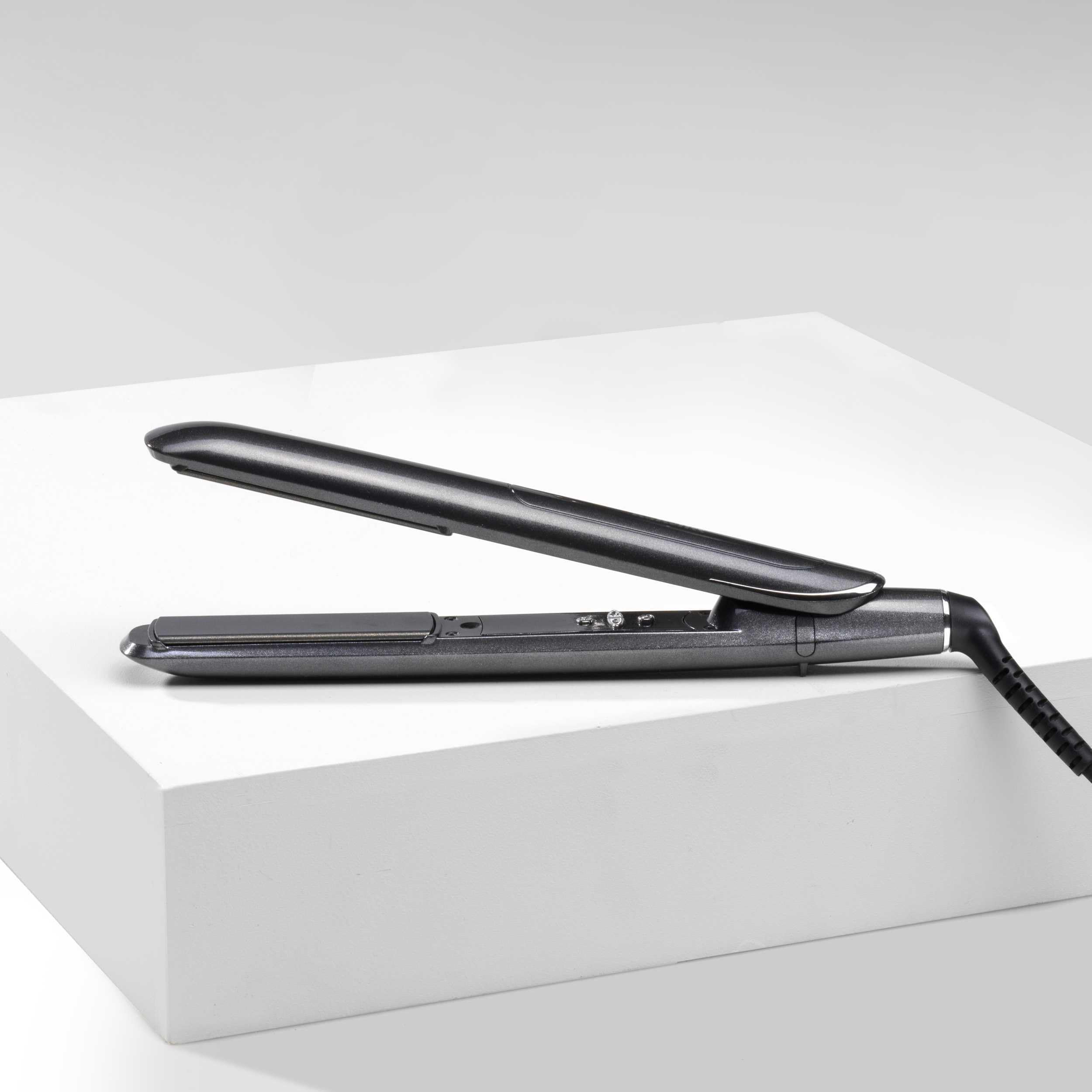 BaByliss Lisseur Platinum Diamond 235 avec technologie ionique haute-performance et plaques à revêtement Diamant-Céramique, 32.4 Cm