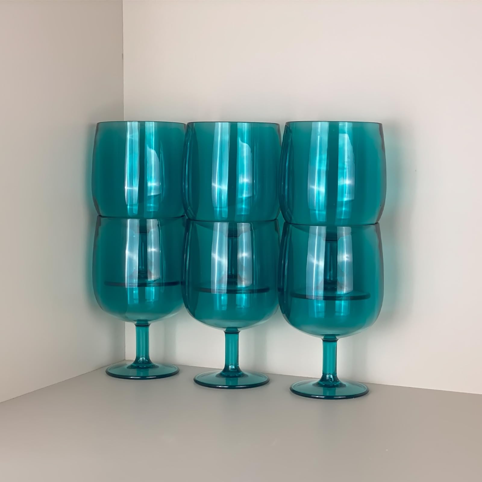 Lot de 6 verres à vin en plastique incassable de 355 ml en acrylique coloré, empilables, passent au lave-vaisselle, sans BPA, parfaits pour les fêtes (cyan, 355 ml)
