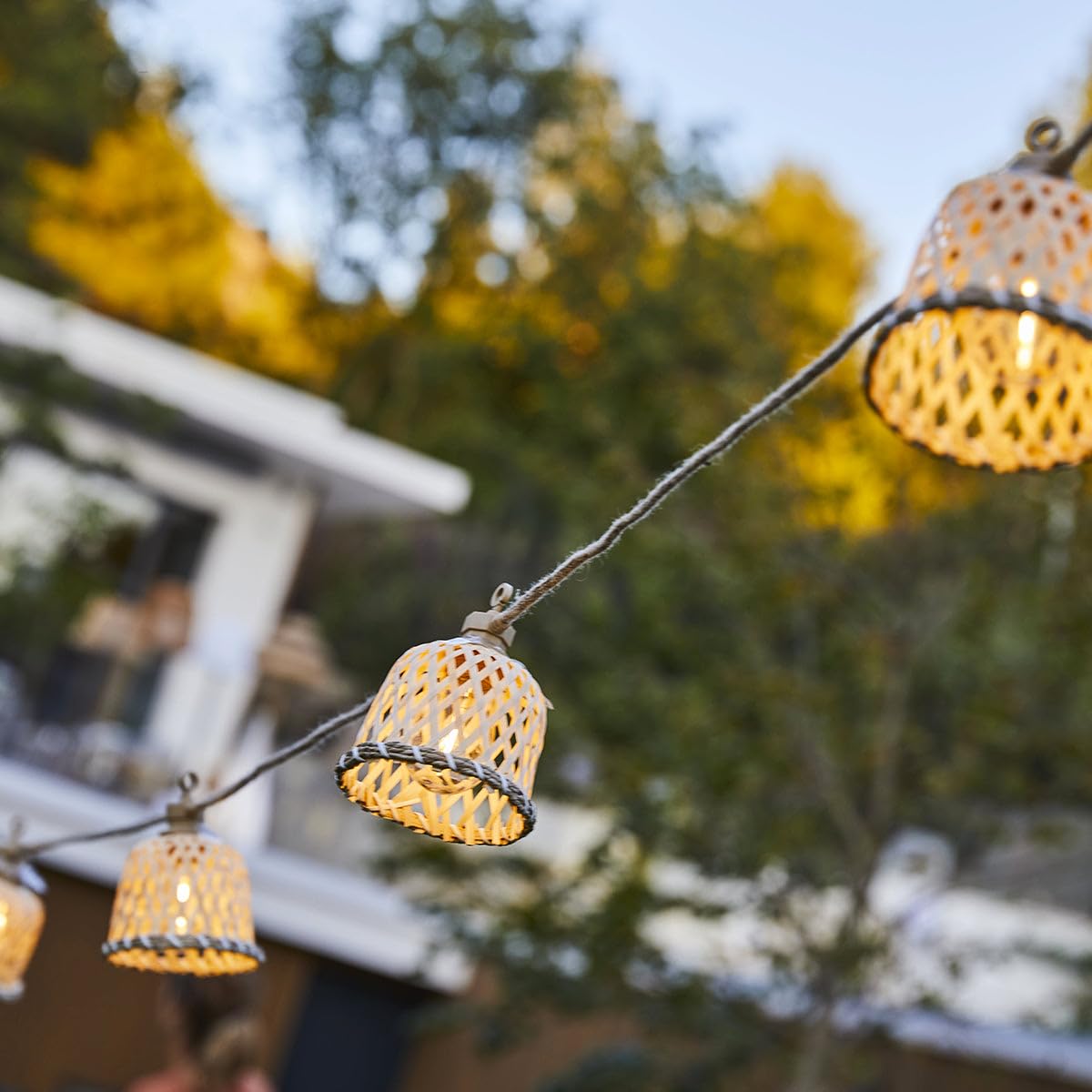 MALY LIGHT HYBRID Solar-Lichterkette mit 20 transparenten LED-Leuchtmitteln, warmweiß, dimmbar, 13 m