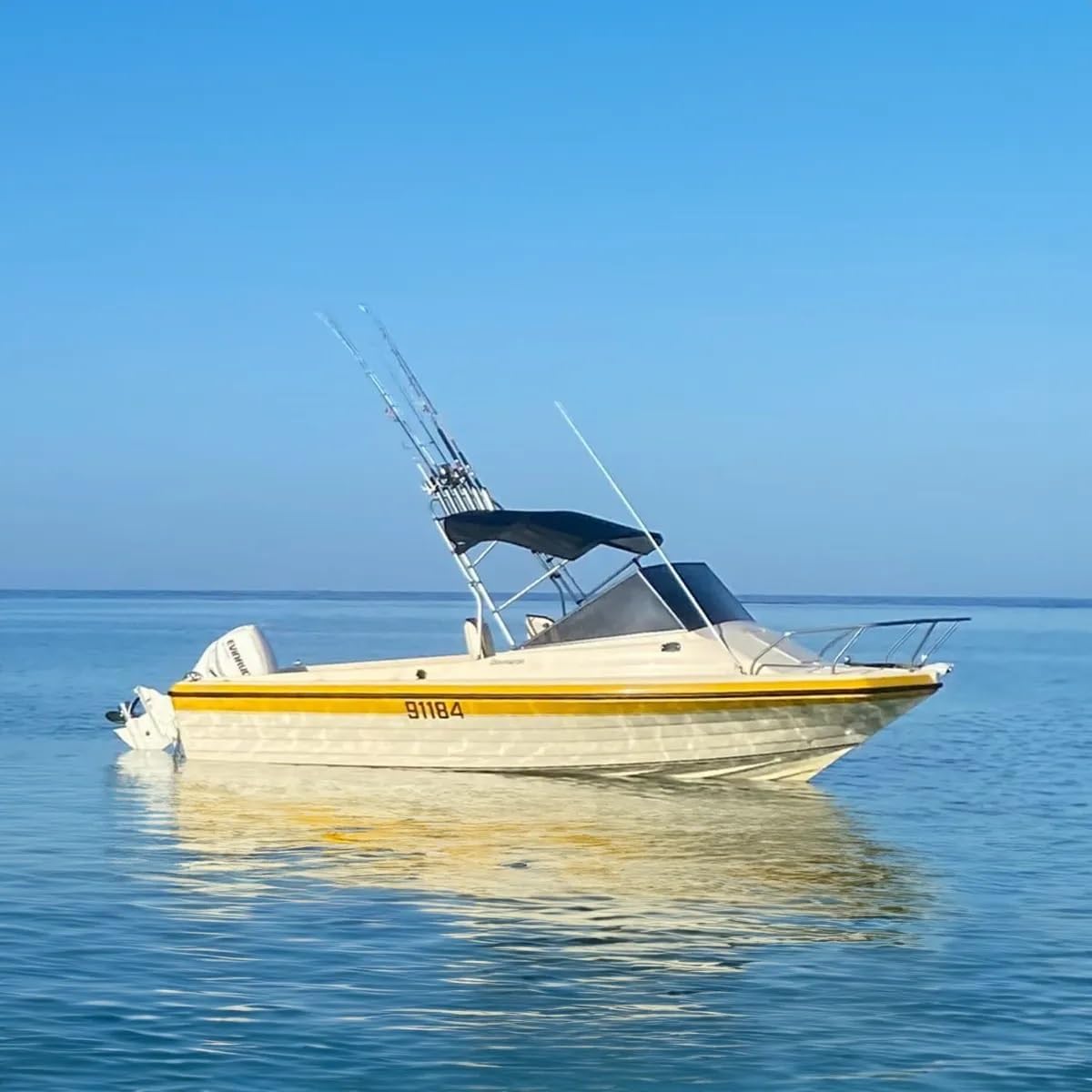 Oceansouth Whitewater Bimini Top Bootsabdeckung mit integrierter Schutzhülle