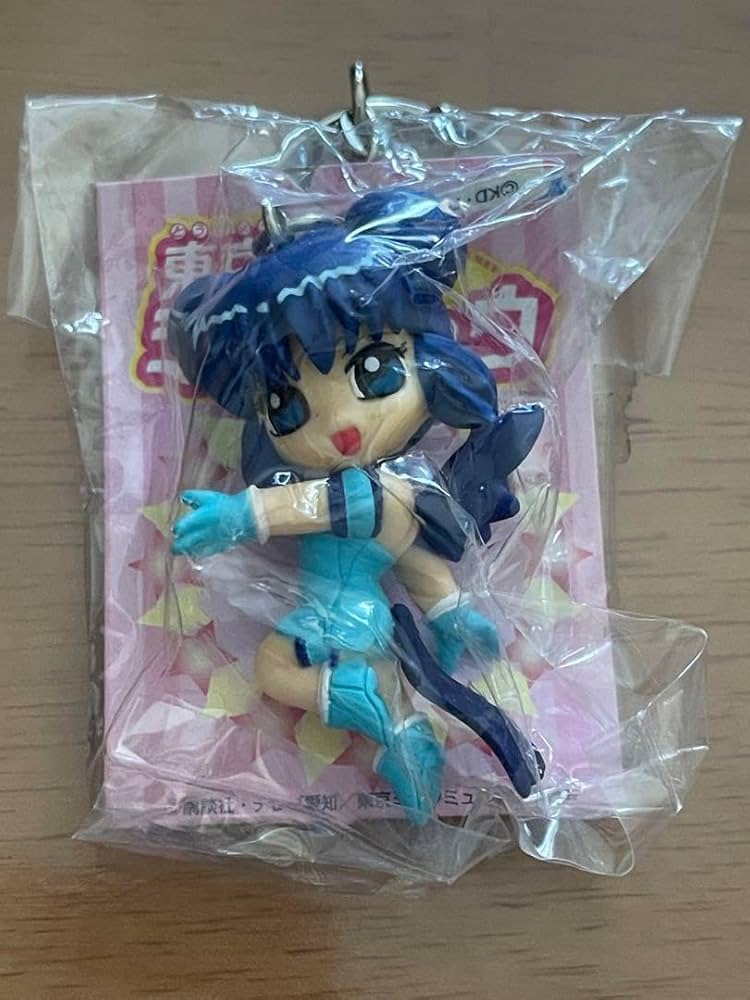 東京ミュウミュウキーチェーンフィギュア4個セット+ミュウミントピンズ Amazon.co.jp: 東京ミュウミュウキーチェーンフィギュア4個