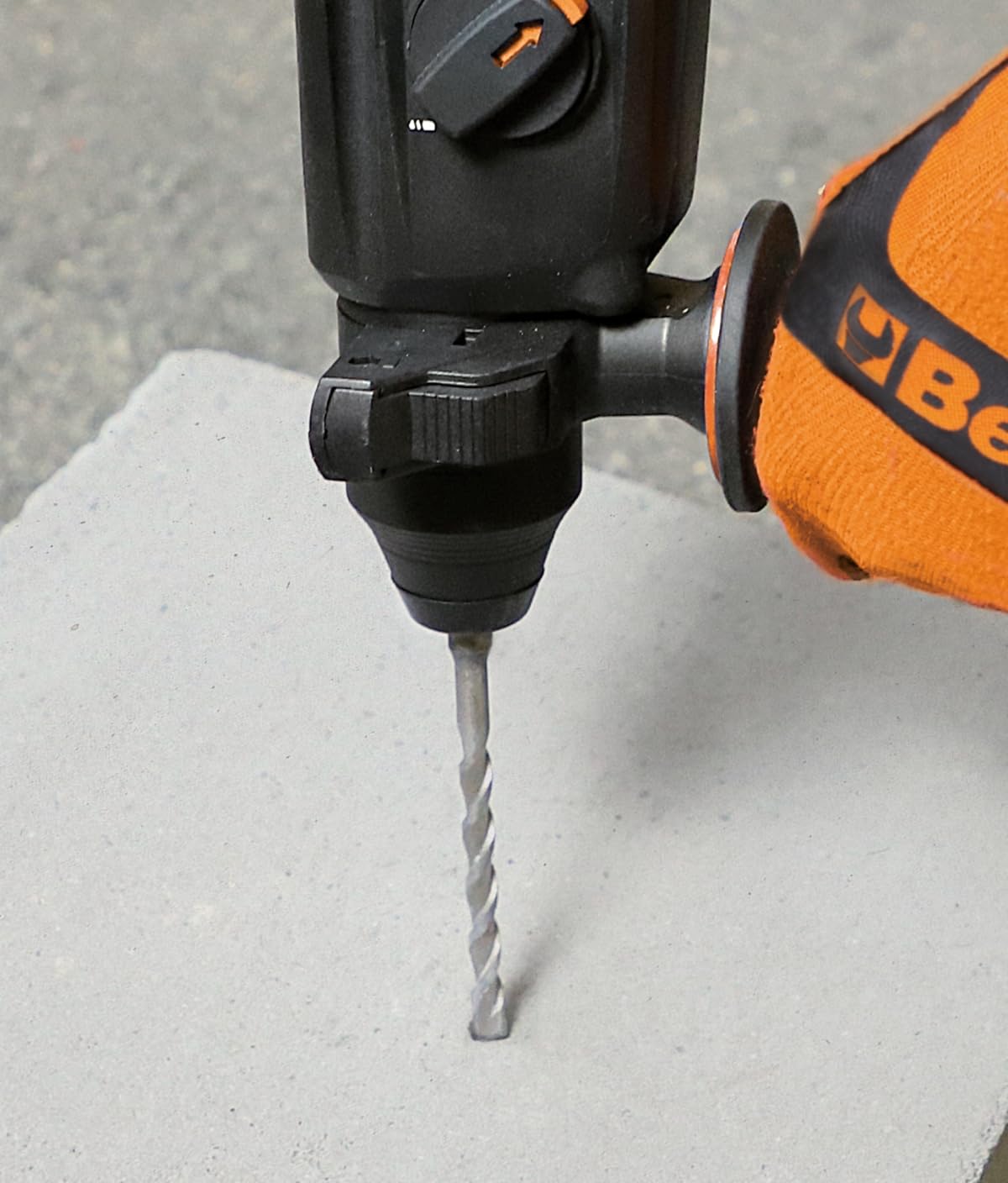 BETA 1967/800W – Martello Tassellatore SDS-PLUS 800W con 3 Funzioni, Scalpello Vario-Lock, con Accessori, Foratura su Calcestruzzo, Legno e Metallo