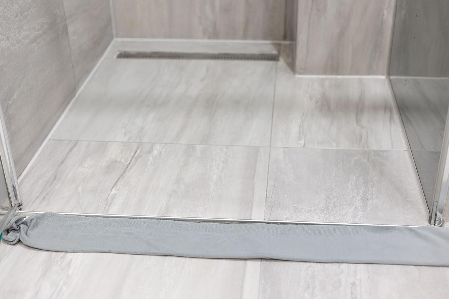 Barriera di protezione dalle perdite attivata dall'acqua per tubi che perdono, lavatrici e WC intasati - capacità di assorbimento fino a 10 litri, confezione da 2: 120 × 10 cm, MONOUSO