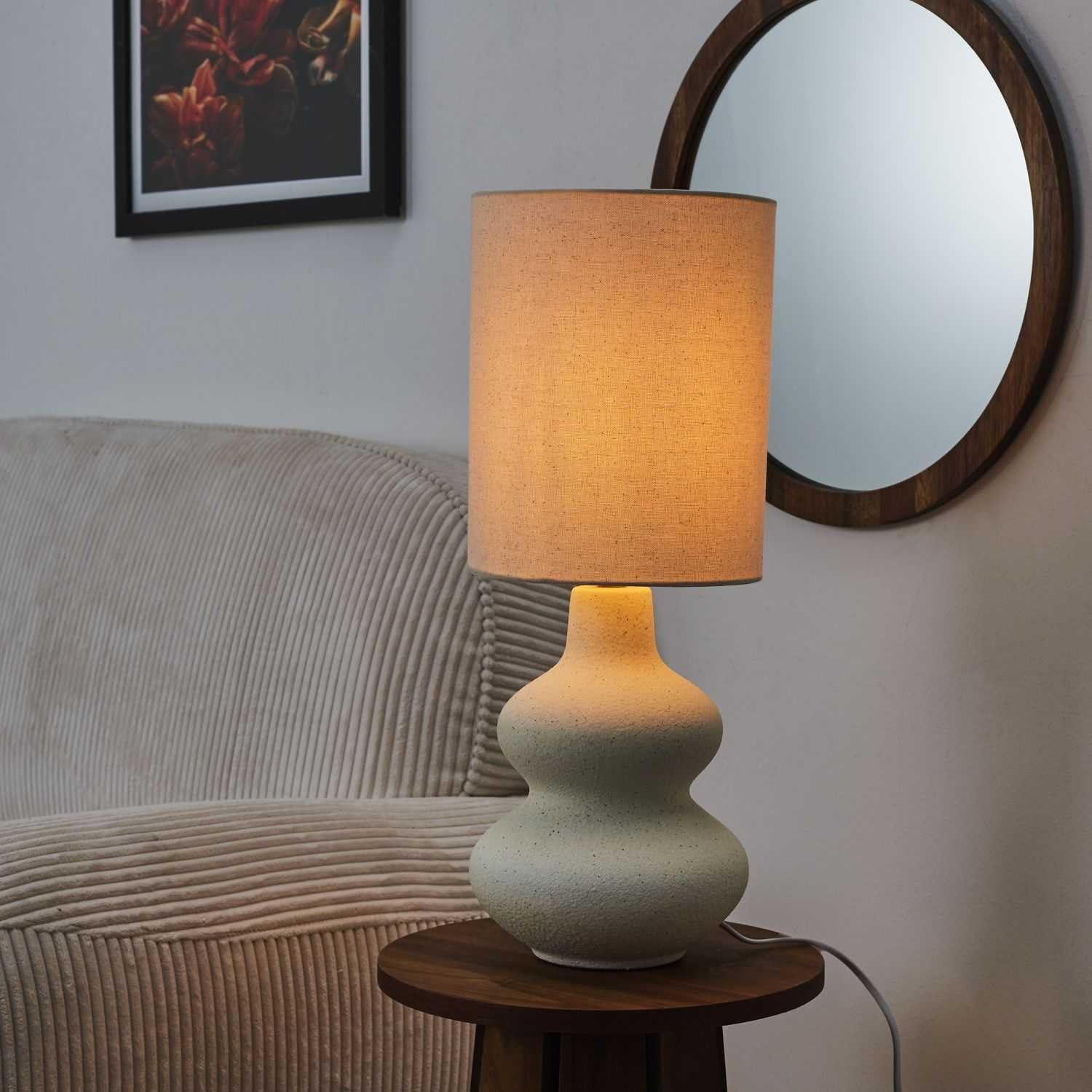 HOME DECO FACTORY, LA0044, Lampada in Ceramica Crema dal Design Raffinato, Paralume in Lino per Una Calda Atmosfera, Ideale per Tutti Gli Interni, Altezza 50 cm, Colore Bianco