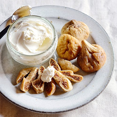 こちらはトルコ産の無添加いちじく。大粒で柔らかく、甘みがしっかりしているのが特徴です。種のプチプチ食感も楽しめます。ヨーグルトやケーキに混ぜる他、ワインと合わせても◎