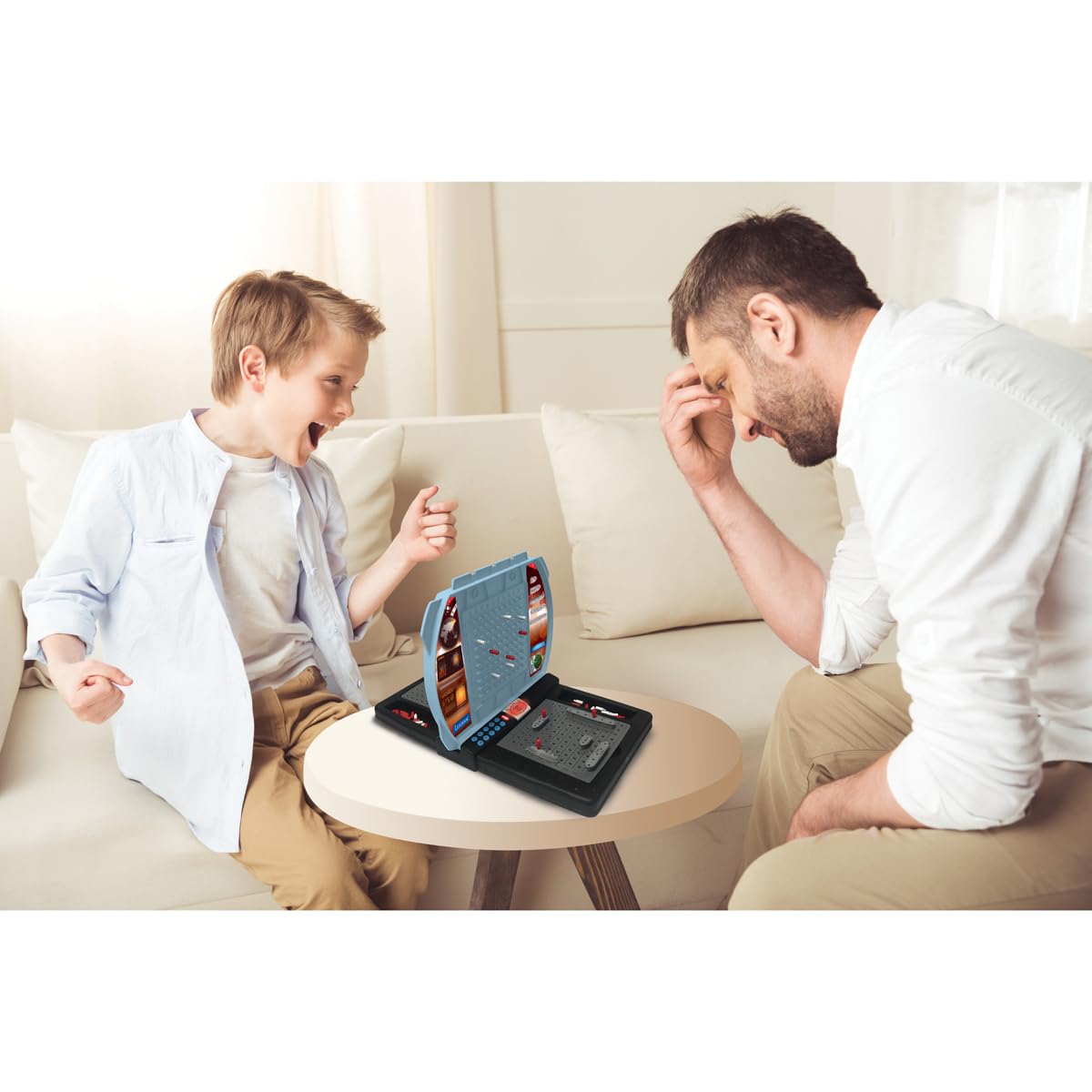 LEXIBOOK, Electronic Talking Sea Battle, gioco elettronico interattivo famiglia 1 o 2 giocatori, effetti luminosi e sonori, funzionamento a batteria, GT2800i3LXB