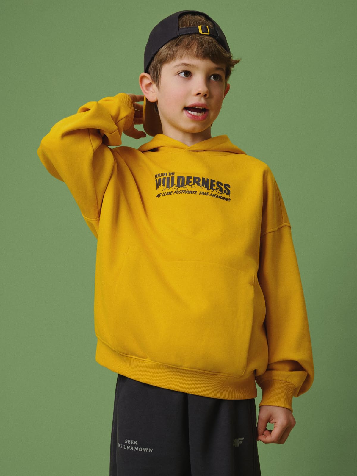 4F BLUZA DRESOWA CHŁOPIĘCA LOOSE OCIEPLANA