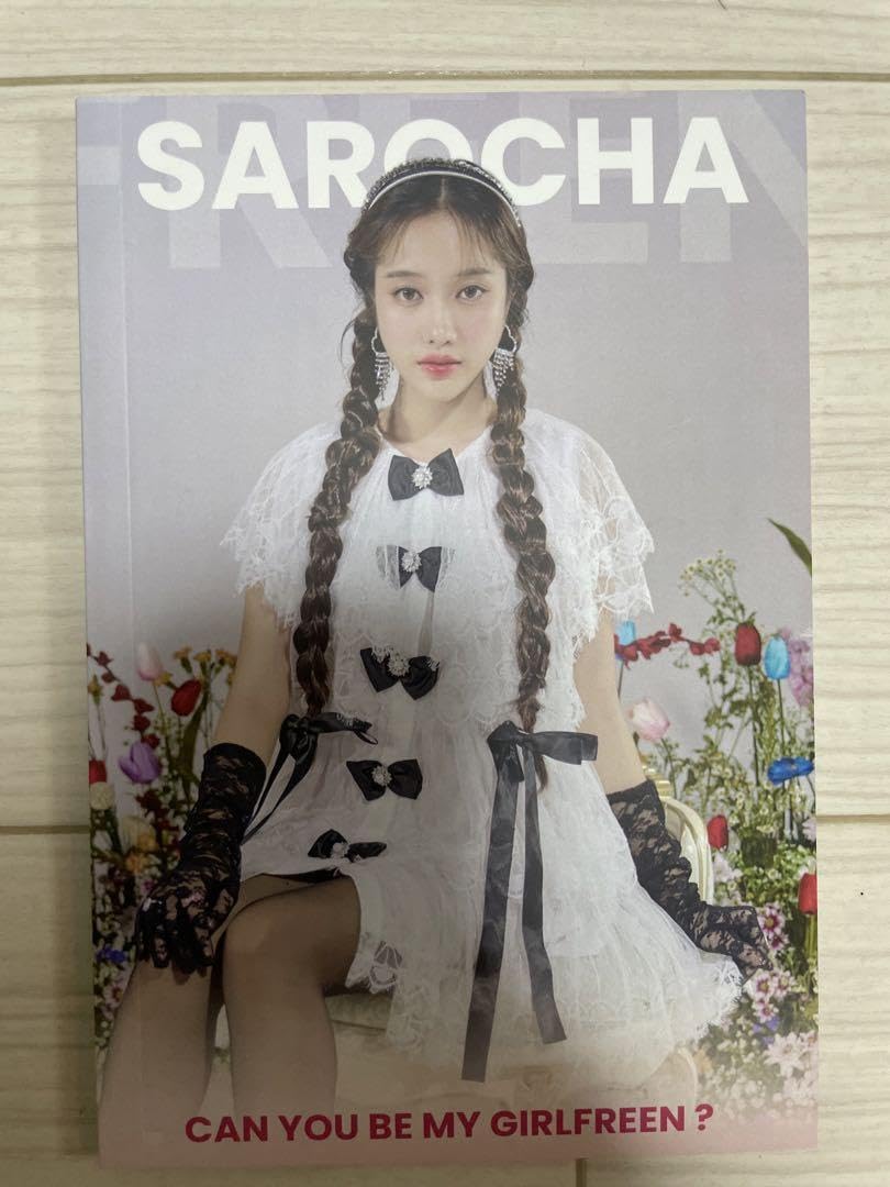 Amazon.co.jp: 公式フォトブック Freen Sarocha - GirlFreen : おもちゃ 