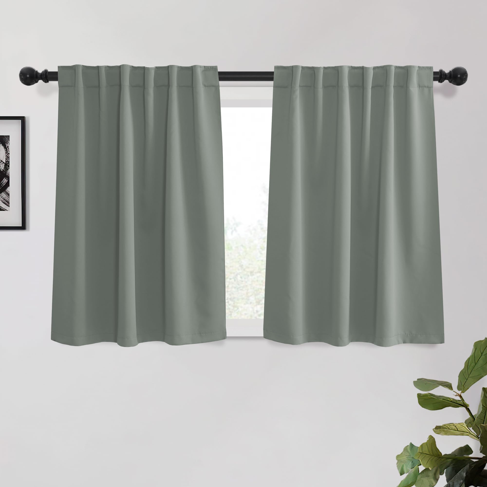 Rideaux occultants thermiques vert d'eau 132x114 cm petite fenêtre