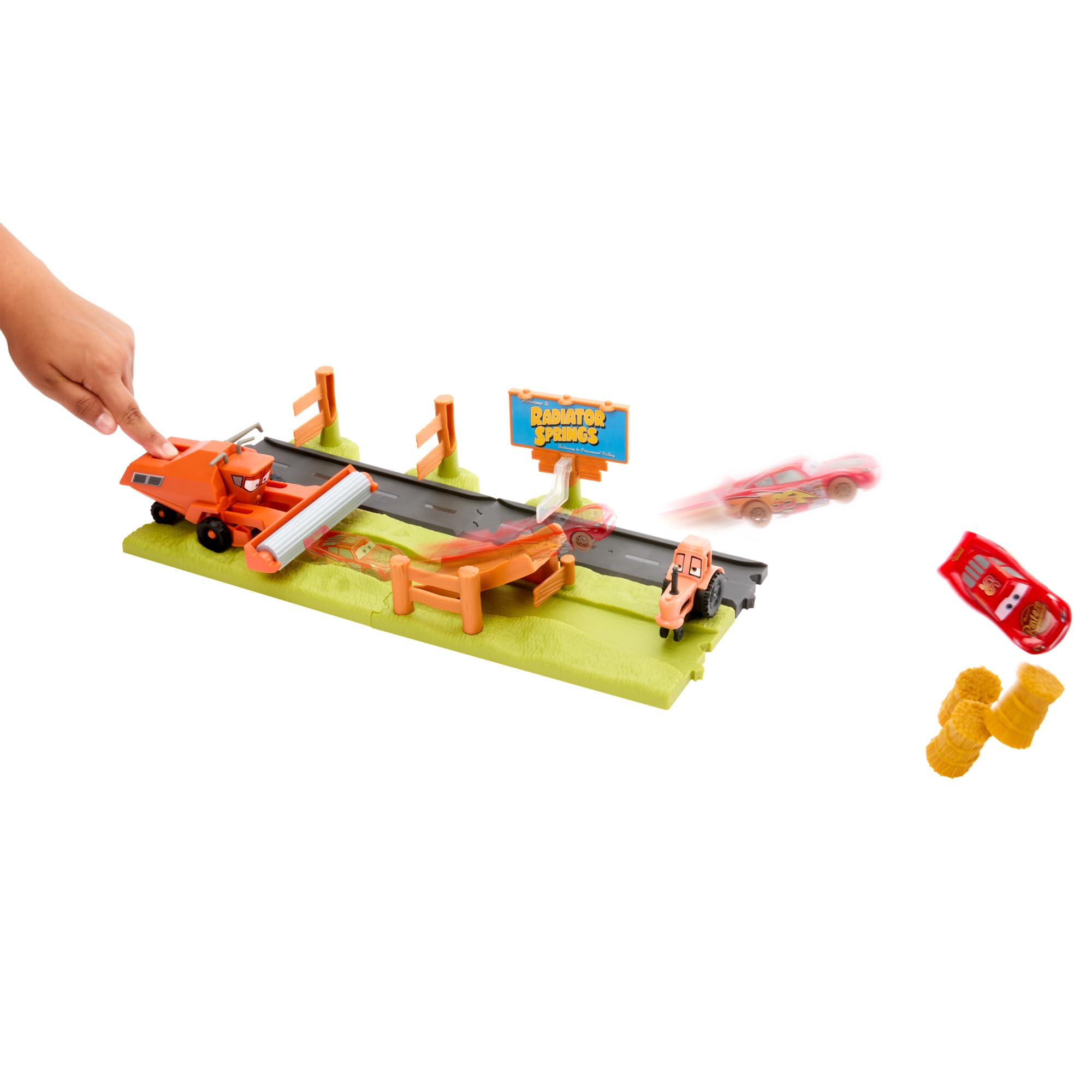 Mattel Disney Pixar Cars Auta Kaskaderska ucieczka Zestaw do zabawy Tor wyścigowy z 3 pojazdami zabawkami, w tym Zygzakiem McQueenem, i 2 sposobami zabawy, HRX48