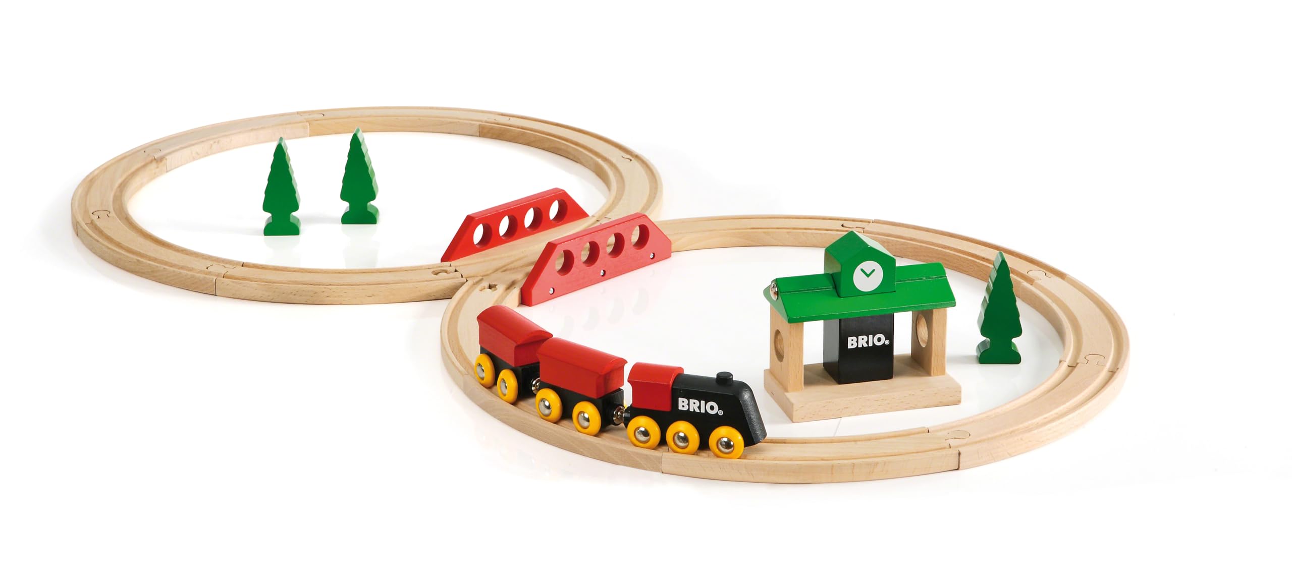 BRIO 33028 Bahn Acht Set Classic Line - Zwei Schienenkreise mit Frachtzug, Holzbahnhof und Holzbrücke - Geeignet für Kinder ab 2 Jahren
