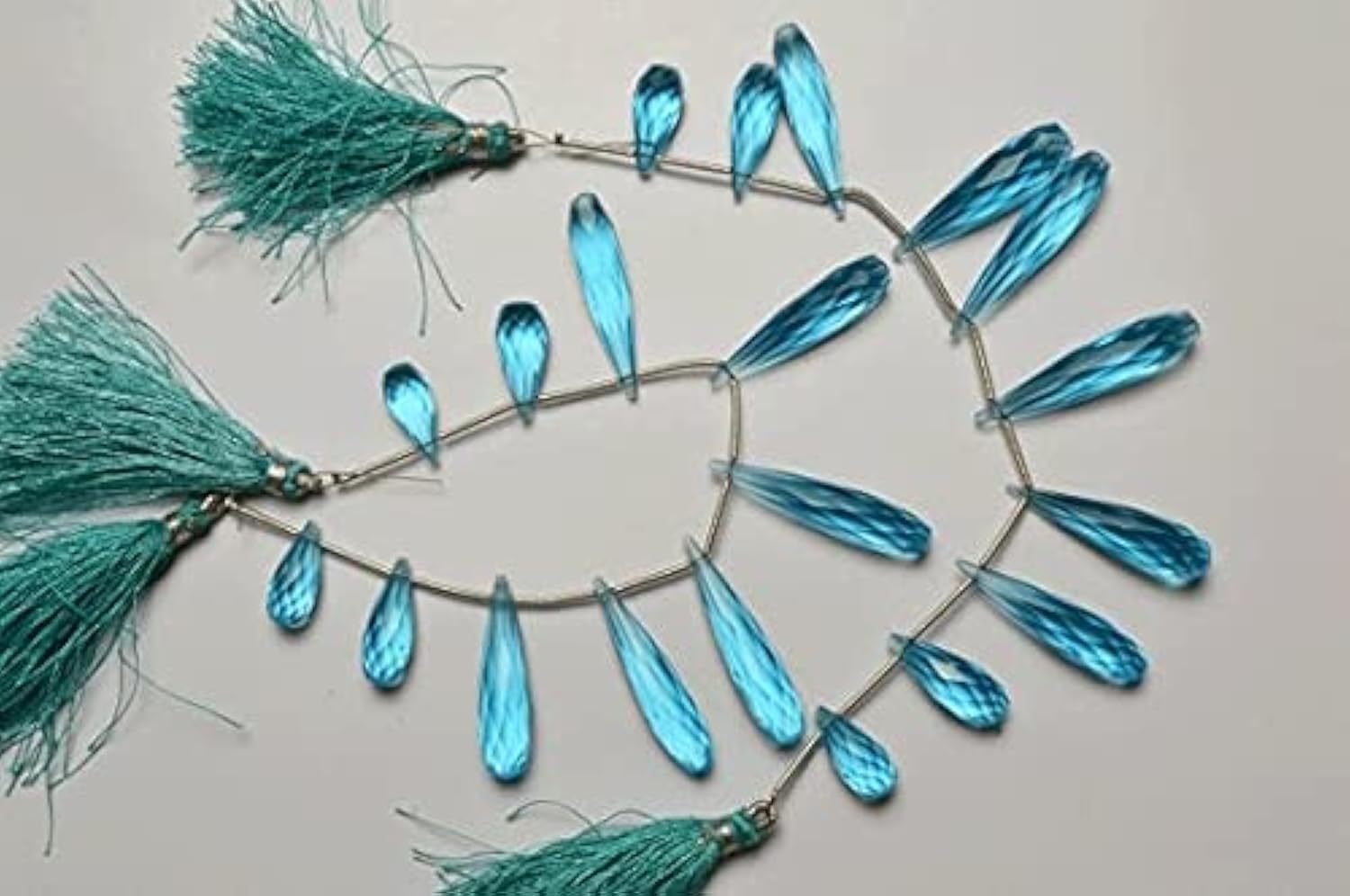 Quartz hydro bleu ciel pour remplacer les pierres ternes par des gouttes éclatantes