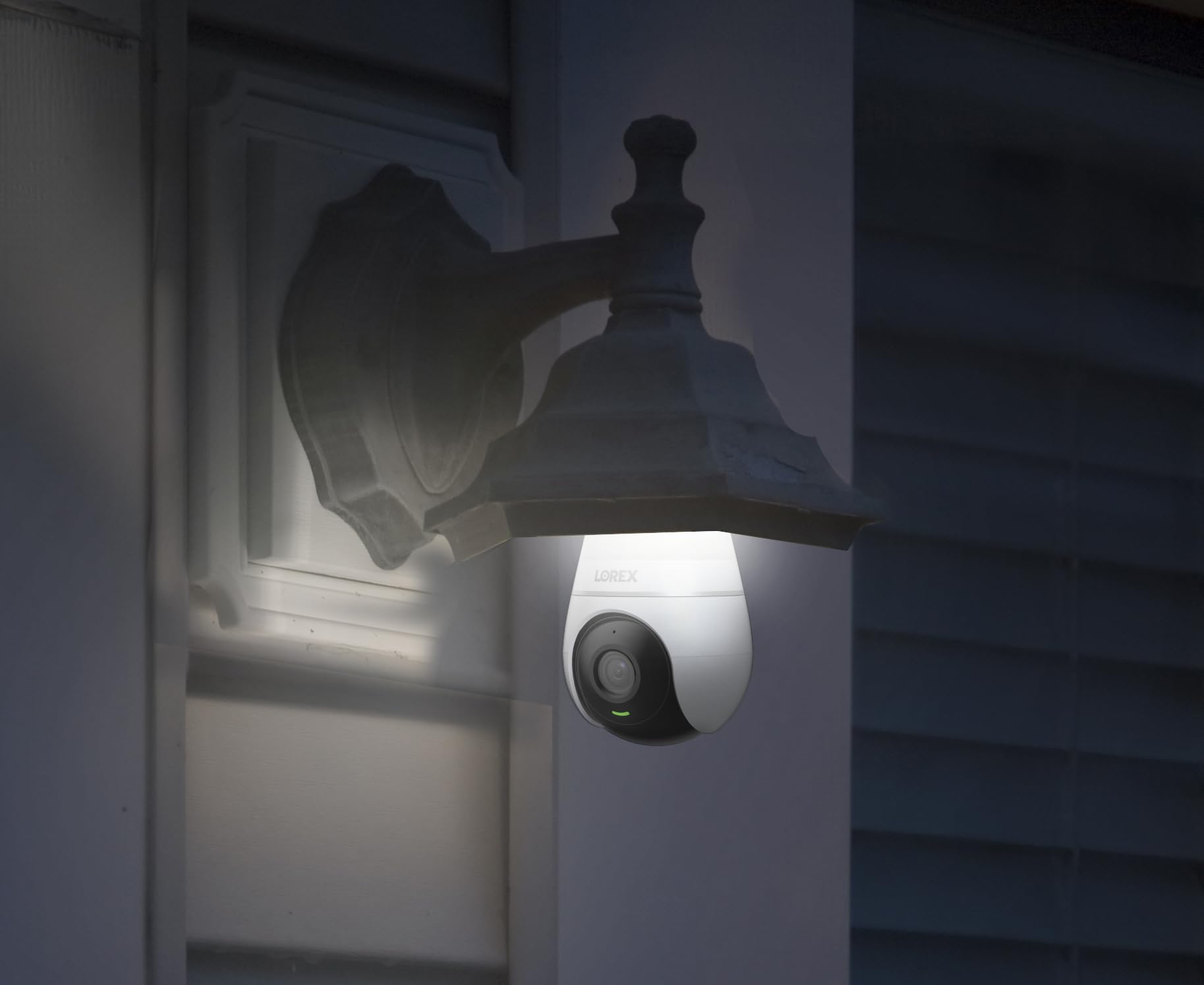 Lorex 2K Wi-Fi Smart Lightbulb Camera | E26/E27 Socket | Pan-Tilt View, Colour Night Vision, Person & Vehicle Detection | 2-Way Talk | Alexa/Google | Cloud & Local Storage | Proudly Canadian — view 12