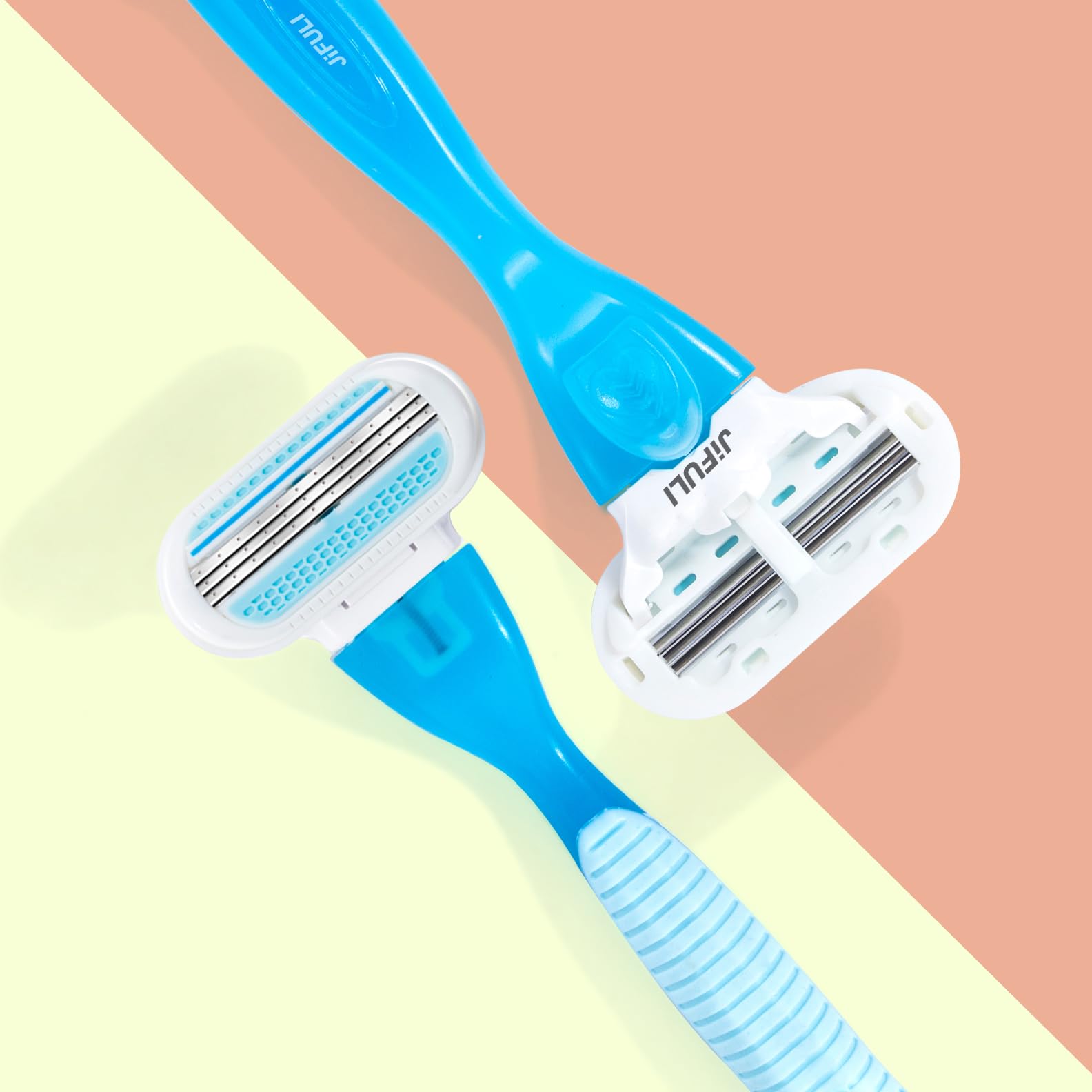 Womens Razor, 3 blades with pivoting head and lubricating strip, 1 handle + 4 replacement heads,Womens Disposable Safety Intimate Bikini Area Razor (Niebieski)