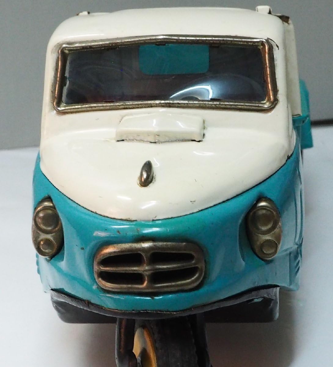 Amazon.co.jp: 萬代屋 オート三輪トラック 白 黄緑 TRUCKブリキ自動車