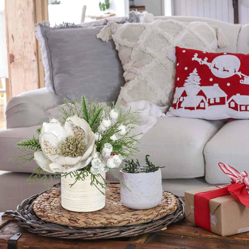 Briful Kunstpflanze Weihnachtsdeko Künstliche Pflanze Magnolie Gestecke Weihnachtsarrangement im Keramiktopf mit Tannenzweig Kugeln Berries Tannenzapfen, Dekopflanze Zimmerpflanze Tischdeko