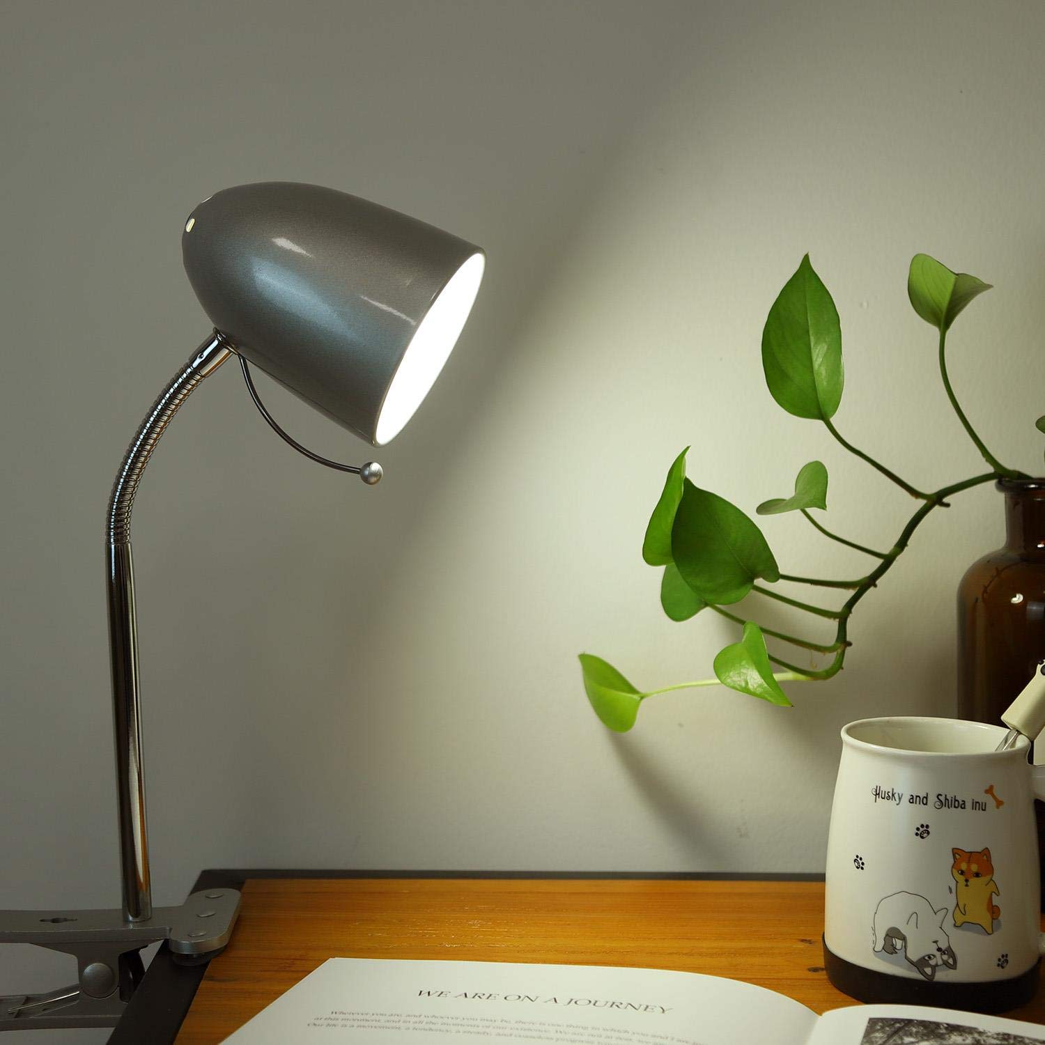 Aigostar Lampa biurkowa z zaciskiem Retro, Lampa zaciskowa bez żarówki, Flexo zaciskowy do łóżka, kompatybilny z żarówkami LED model E27 (maks. 240V), odpowiedni do czytania, pracy, kolor Srebrny